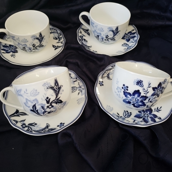 Stokes Vienna Tea Set 4 Teacups & Saucers White & Blue Floral - Picture 2 of 8